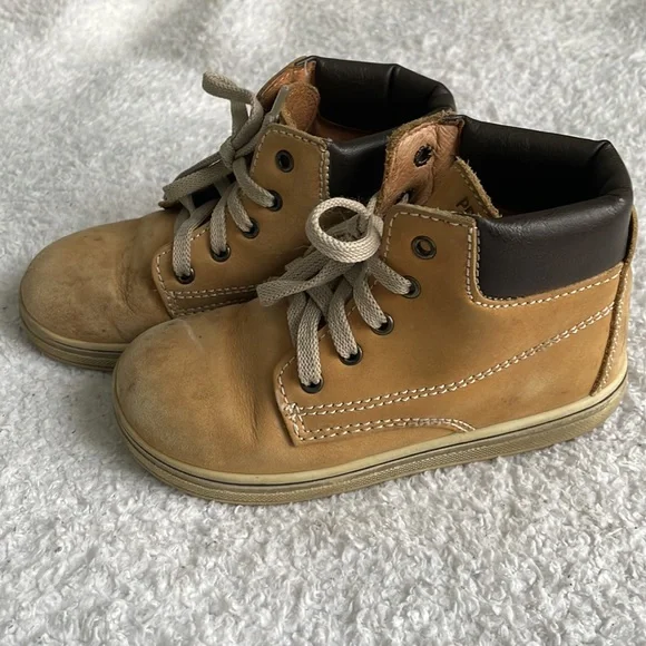 Boys Spring/Fall boots - Picture 2 of 5